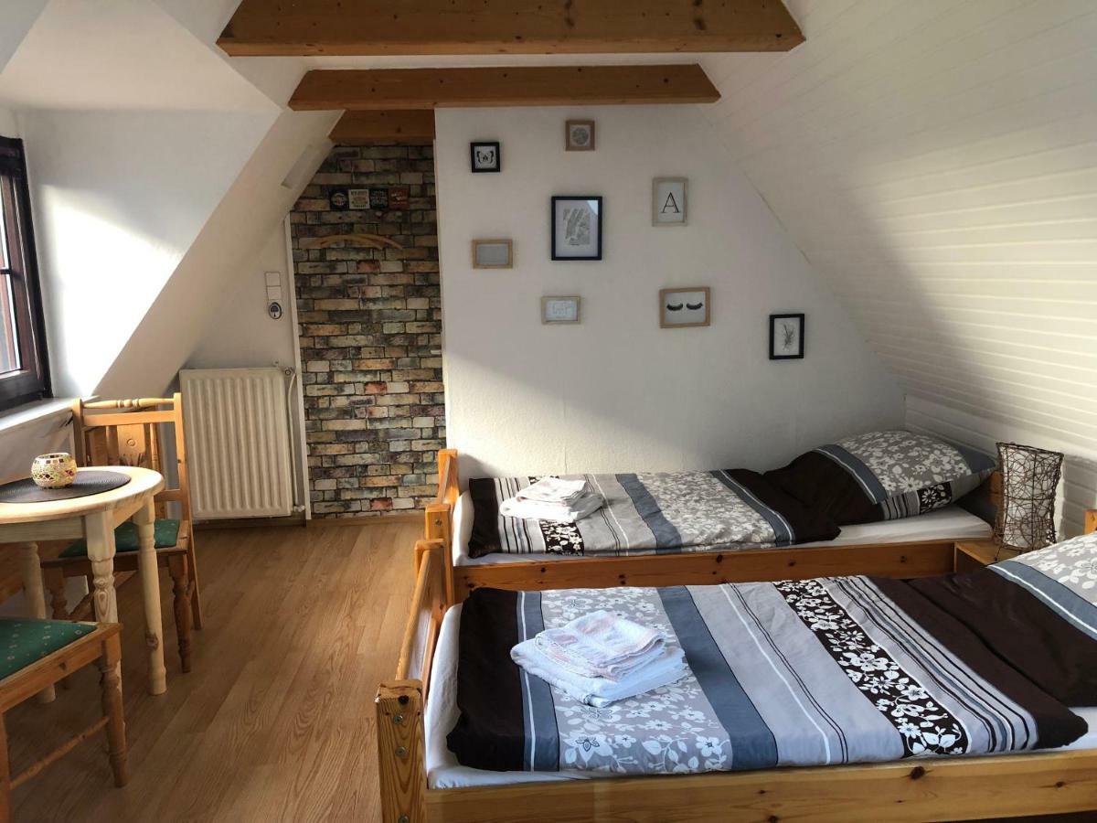 2 Basthorst * Basthorst (Schleswig-Holstein)